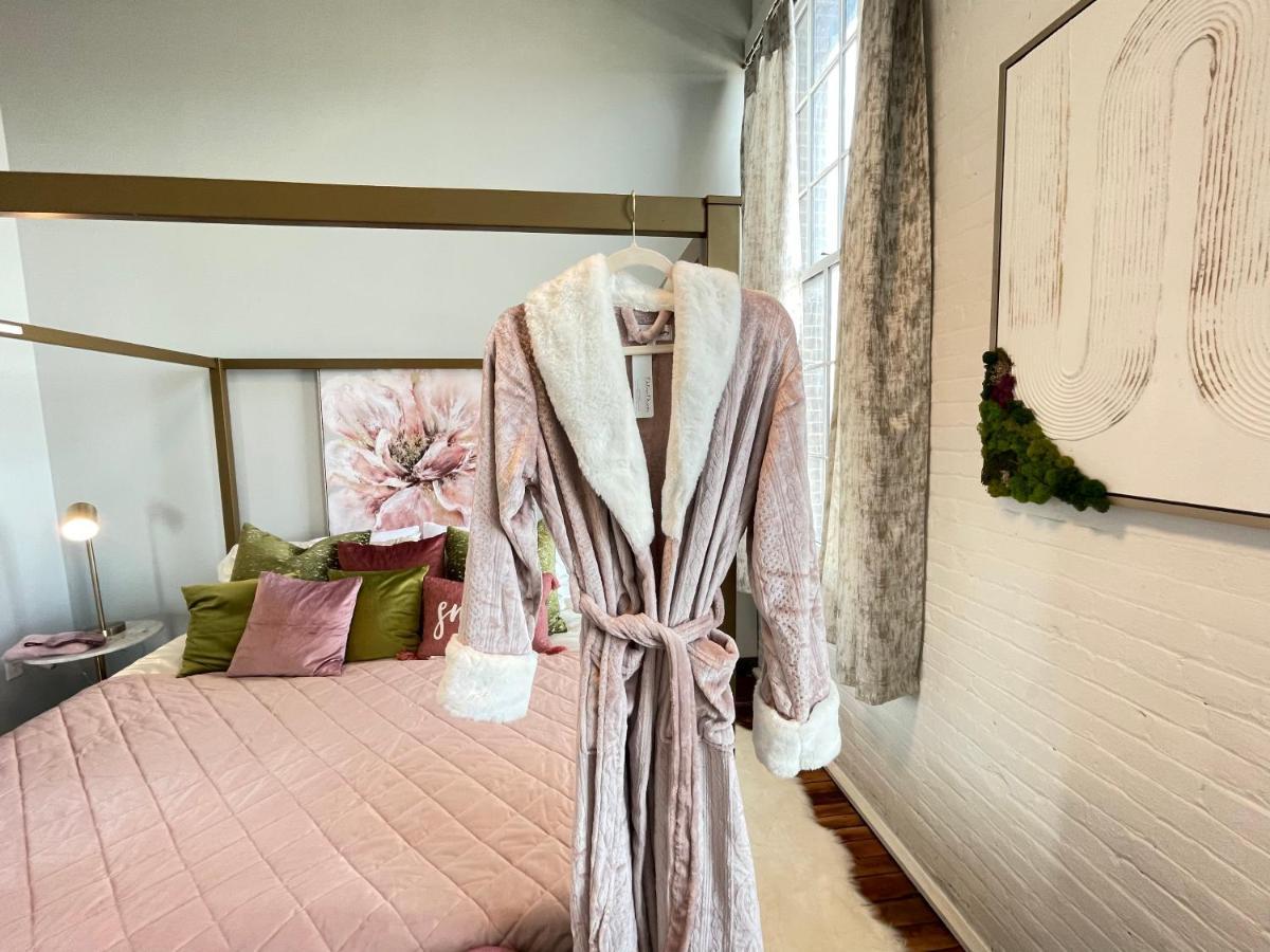 2Br 2Br Le Chateau 505 Lux Penthouse In A Historic Building Utica Luaran gambar