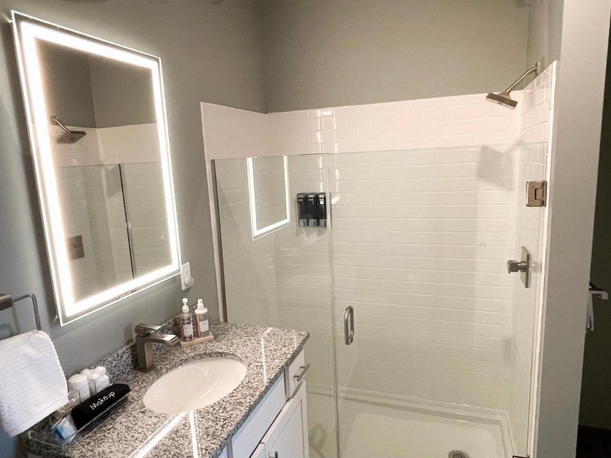 2Br 2Br Le Chateau 505 Lux Penthouse In A Historic Building Utica Luaran gambar