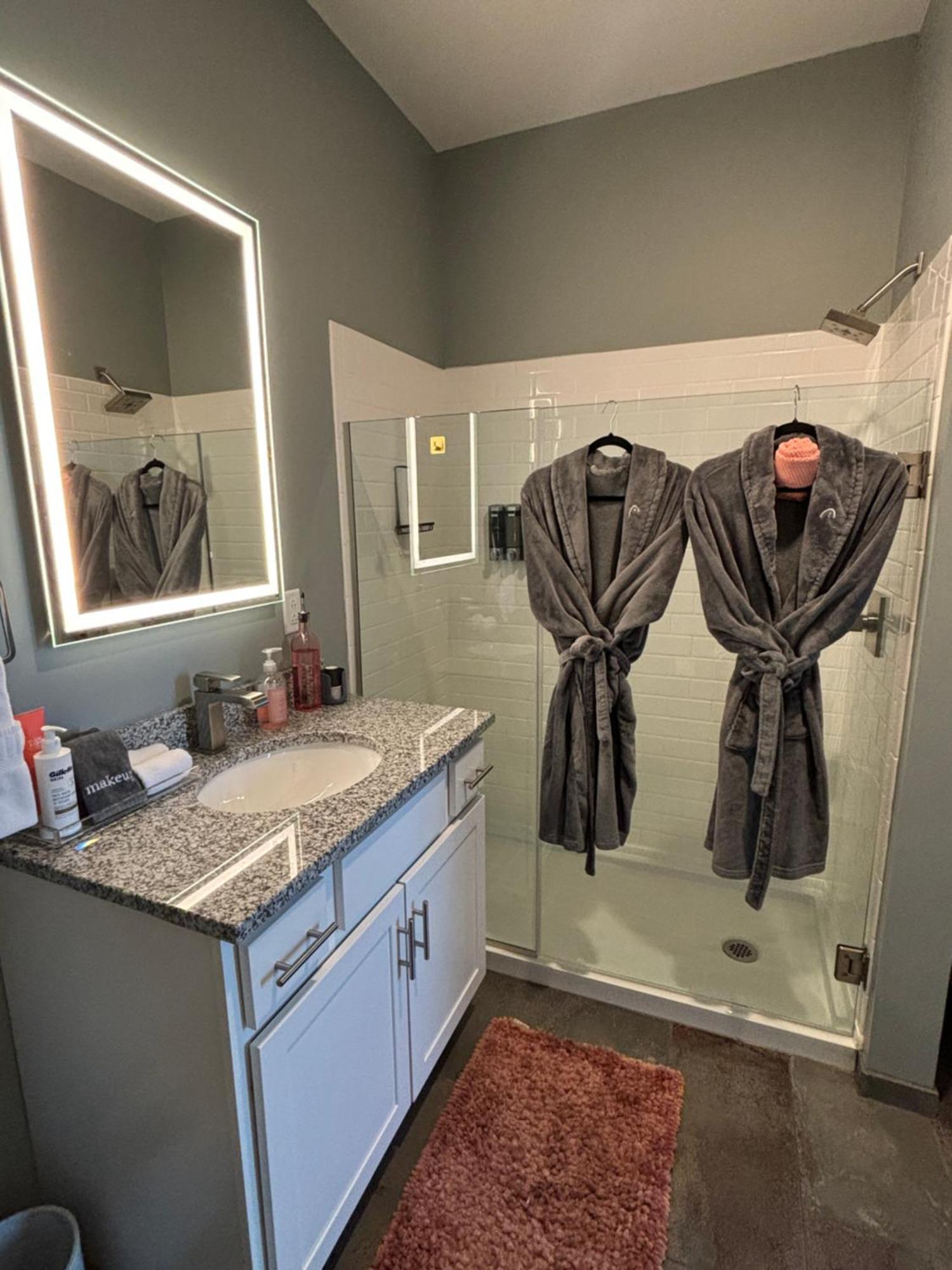 2Br 2Br Le Chateau 505 Lux Penthouse In A Historic Building Utica Luaran gambar