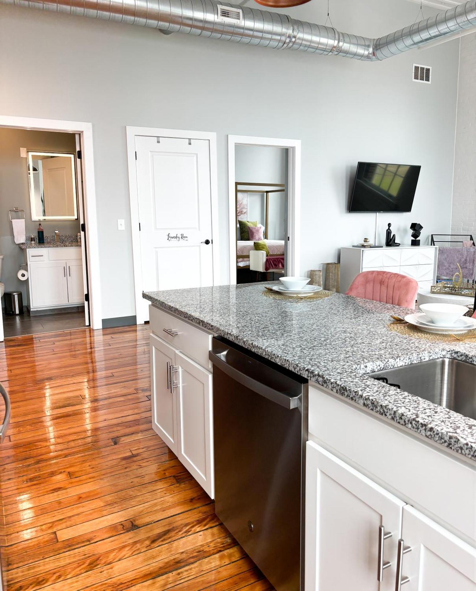 2Br 2Br Le Chateau 505 Lux Penthouse In A Historic Building Utica Luaran gambar